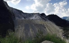  貴州甕安江界河國家級風景名勝區(qū)內(nèi)違法開采磷礦